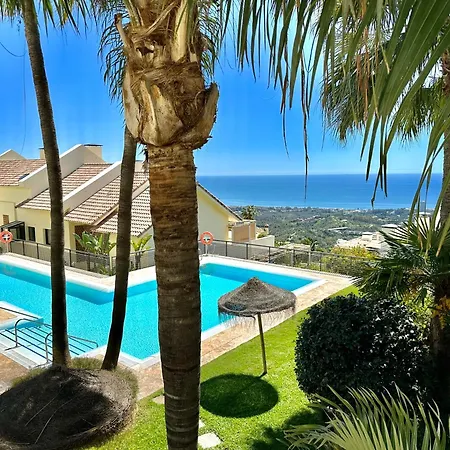 Apartment Luxury Retreat In Monteros *