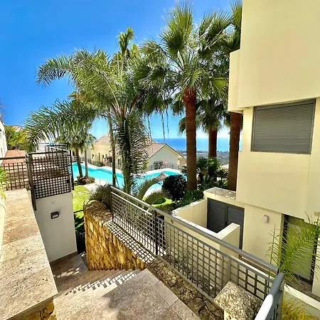 Apartment Luxury Retreat In Monteros
